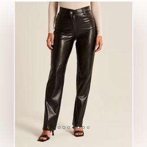 A&F | Curve Love Criss-Cross Waistband Vegan Leather 90s Straight Pant | 26S